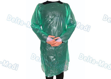 สีเขียว CPE ทิ้ง Gowns พลาสติก, Anti Long Sleeve เสื้อคลุมของโรงพยาบาล